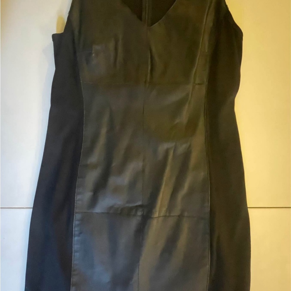 Bagatelle Black Sheath Mini Dress V-Neck Sleeveless